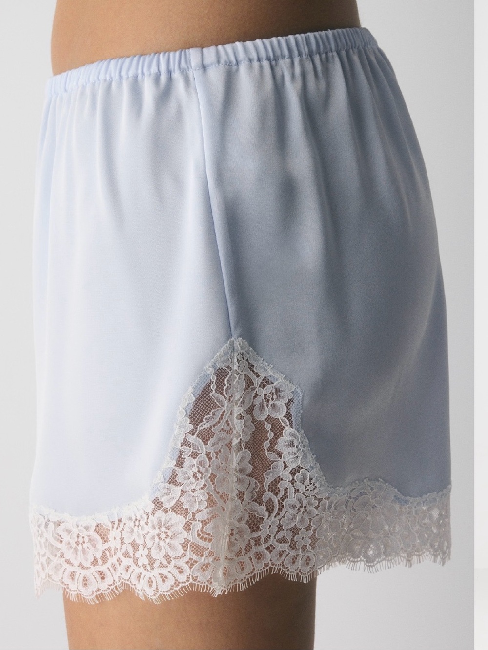 NWT Aritzia Wilfred Whimsy Satin Lace Shorts Glimmer Blue S - Picture 10 of 13